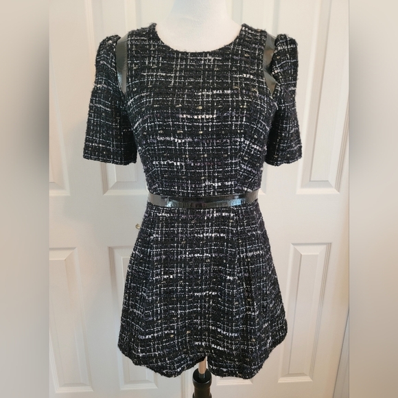 EUC Milly Tweed Romper With Patent Leather/Gold Zipper Details Size 4 - Picture 6 of 12